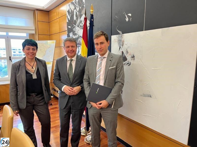 Osés insta al Gobierno a mejorar las infraestructuras de La Rioja para combatir su situación de aislamiento