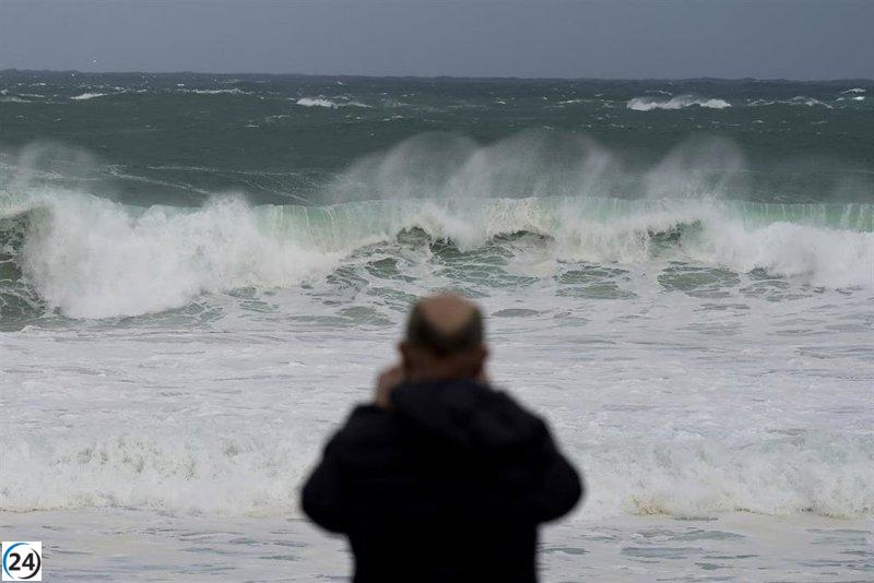 12 provincias en alerta por viento, olas y lluvias ante la llegada de un frente.