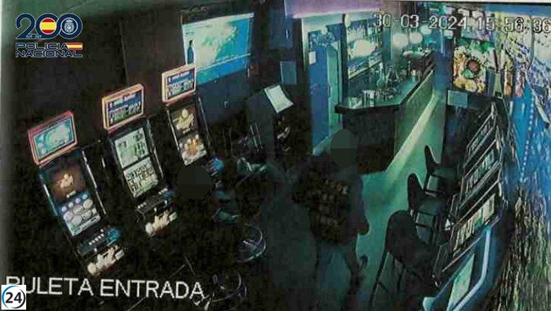 Hombre arrestado por robar premio en Salón de Juegos usando el 