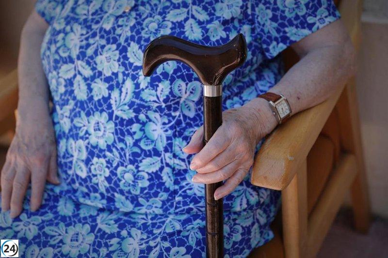 Escobar subraya que las ayudas a mayores de 85 años son un nuevo conjunto de derechos.