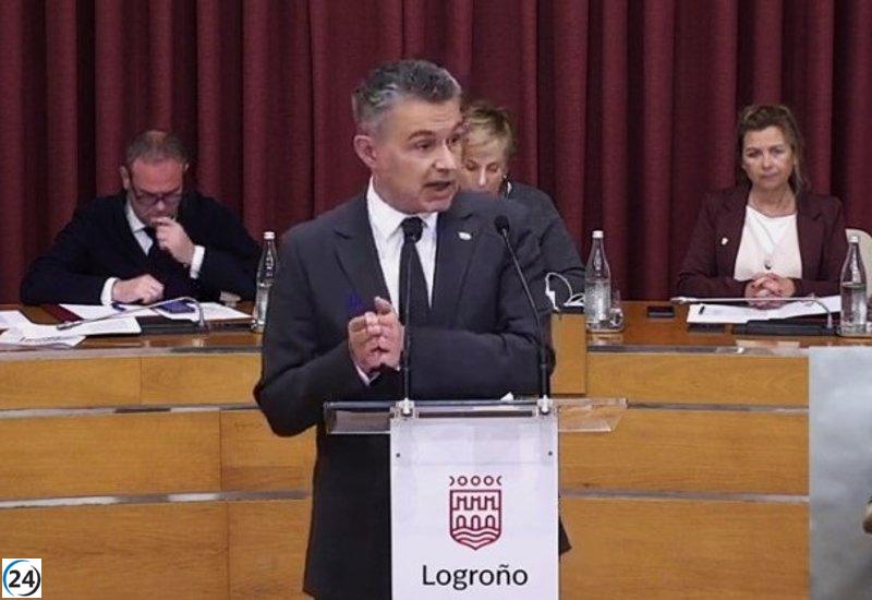 Escobar insta a la Corporación local a unirse por el bien de Logroño ante una situación crítica.
