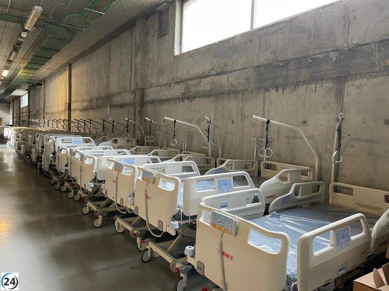 CSIF alerta: más de 60 camas nuevas almacenadas en el Hospital San Pedro.