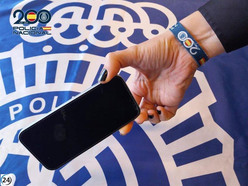 Detenida adolescente de 15 años por robar smartphone a compañeras de su escuela.