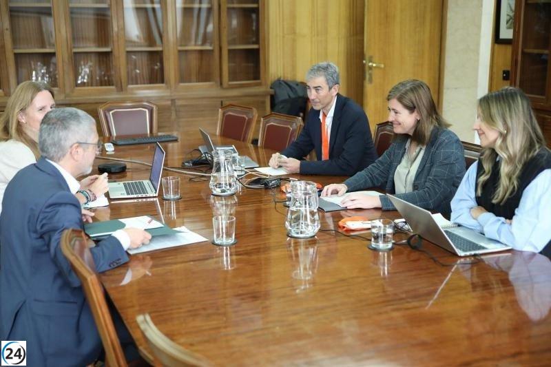 Manzanos pide al secretario de Estado de Medio Ambiente la exclusión del lobo del LESPRE.