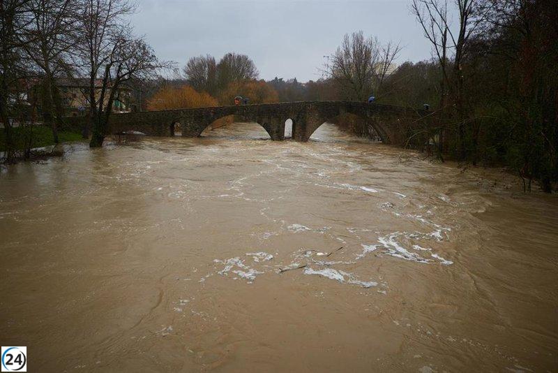 La CHE alerta sobre un notable incremento de caudales en los ríos Ebro y Arga durante el fin de semana.