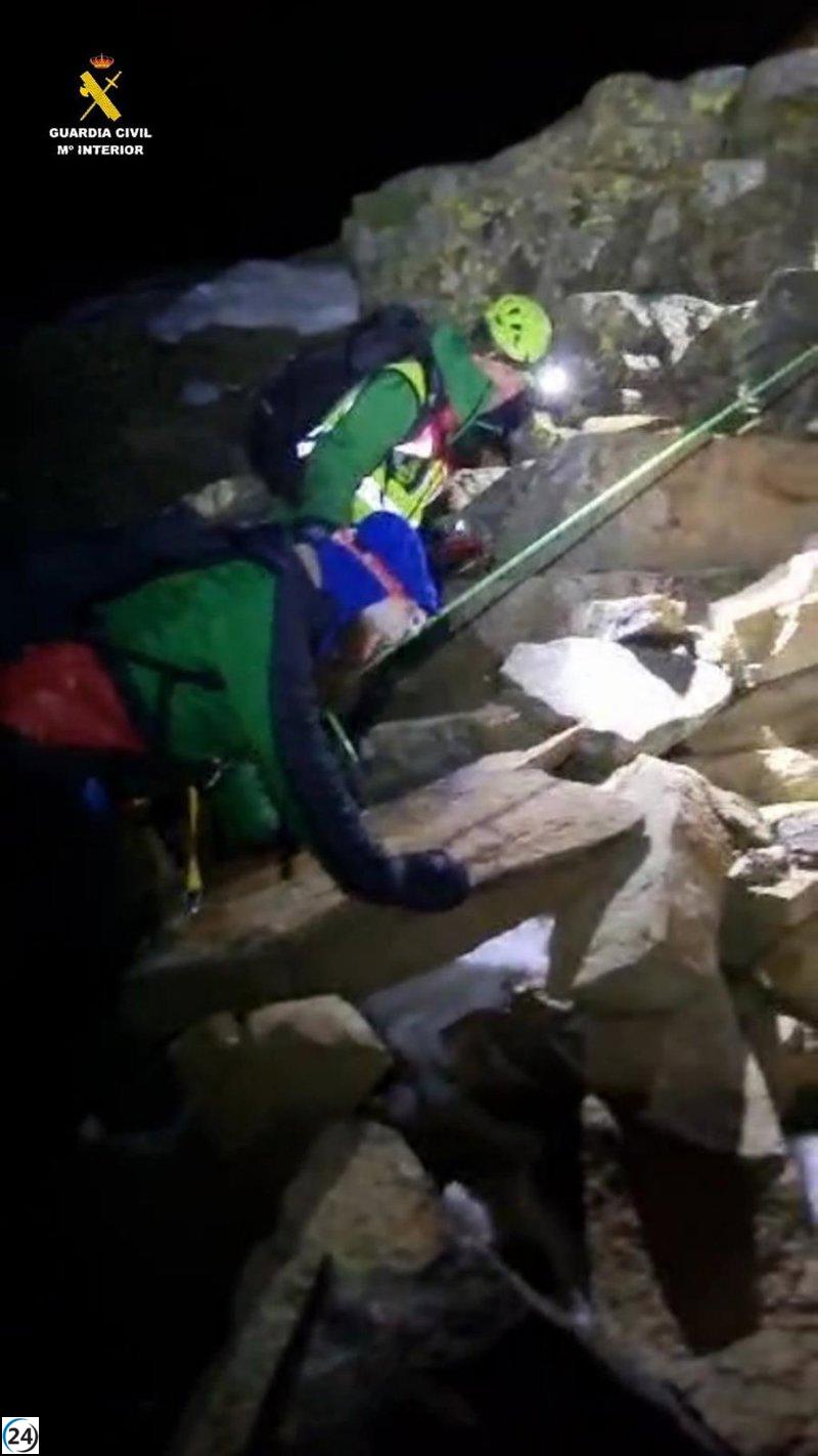 La Guardia Civil rescata a una mujer en el Pico Urbión.