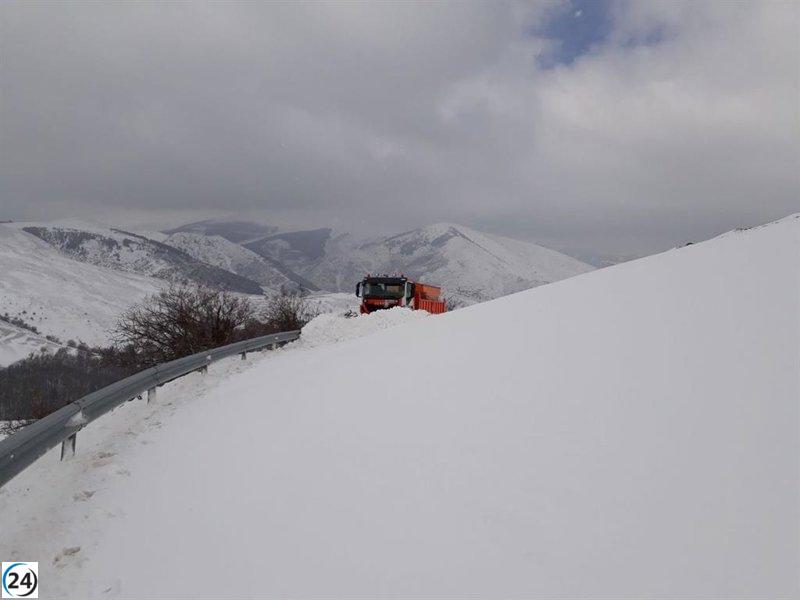 Montenegro impone uso de cadenas por nieve en las carreteras.