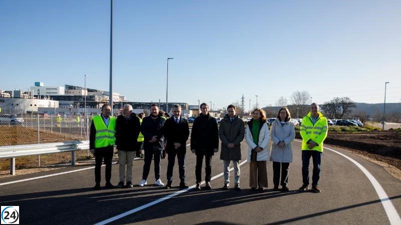 Inaugurado el acceso vial que une la LR-250 con el Hospital San Pedro.
