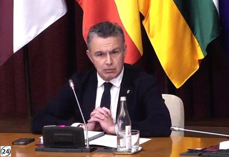 Escobar busca colaboración con el PSOE para consolidar el soterramiento y acelerar un proyecto exitoso.