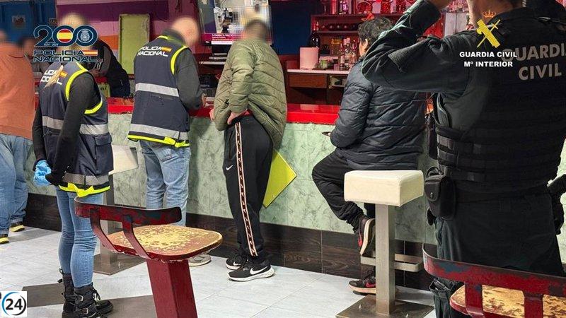Fuerzas de seguridad refuerzan vigilancia en los clubes nocturnos de La Rioja.