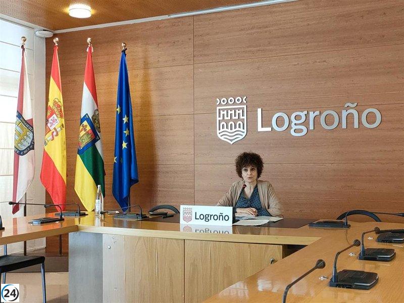 Logroño aboga por humanizar a los menores migrantes y promete destinar todos los recursos necesarios.