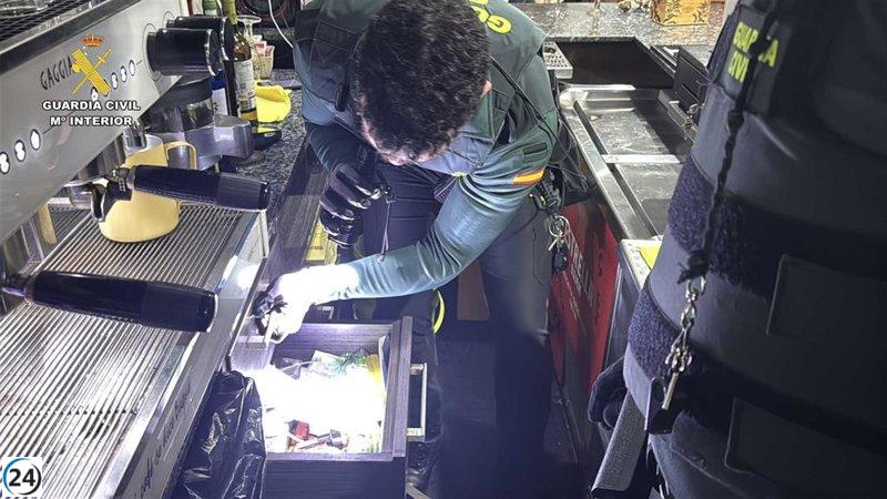Gran operación policial en Nájera concluye con 19 denuncias por posesión de armas y drogas.