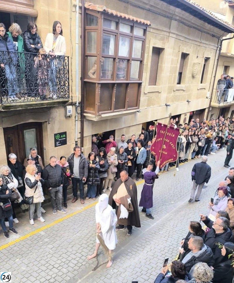 Doce devotos se castigan en San Vicente de la Sonsierra, siguiendo una tradición del siglo XVI.