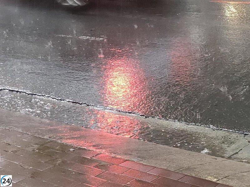 La Rioja bajo alerta amarilla por lluvias intensas y tormentas desde el mediodía.
