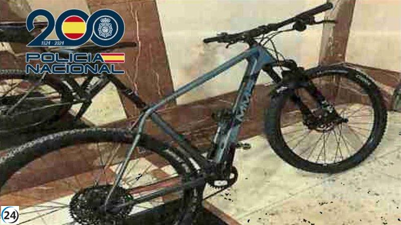Detienen a ocho jóvenes por asalto a trasteros con un botín superior a 6.000 euros.