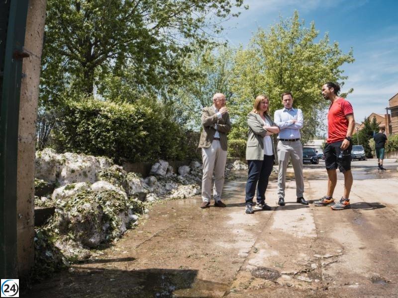 Manzanos y Osés inspeccionan los estragos de la granizada en Navarrete.