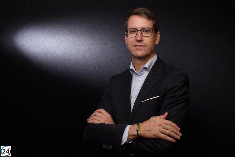 Capellán denuncia que la corrupción contamina todo y advierte que corruptos no pueden liderar.