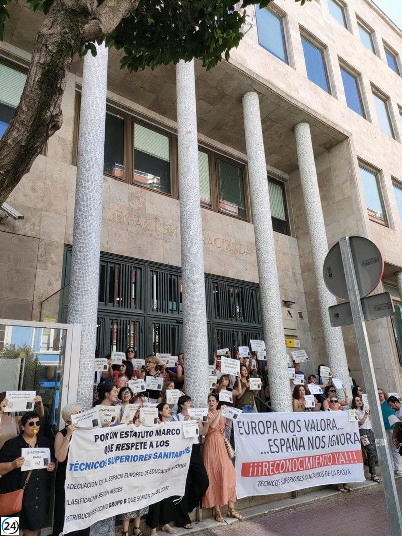 Técnicos Sanitarios se manifiestan en Logroño por la reivindicación del complemento salarial del grupo B.