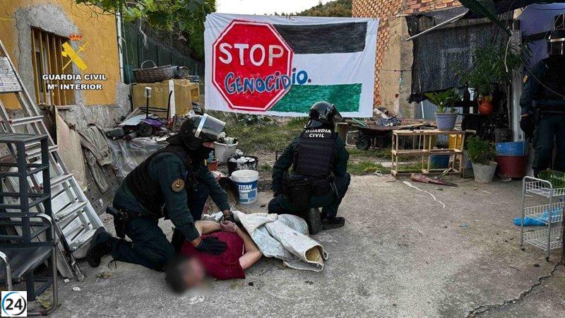 Desarticulan banda de narcotraficantes en Alcanadre; tres arrestados.