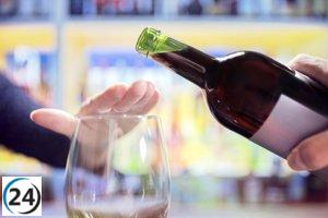 El consumo de alcohol entre jóvenes disminuye, pero aumenta en quienes sufren estrés o soledad.