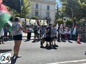 Manifestación exige a Capellán que responda ante el sufrimiento del pueblo palestino.