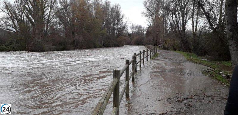 La CHE alerta sobre riesgo de inundaciones repentinas en ríos pequeños y barrancos por lluvias intensas.