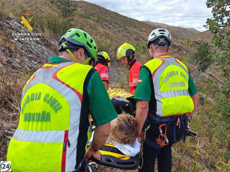 La Guardia Civil salva a una mujer tras sufrir un accidente en Robres del Castillo.
