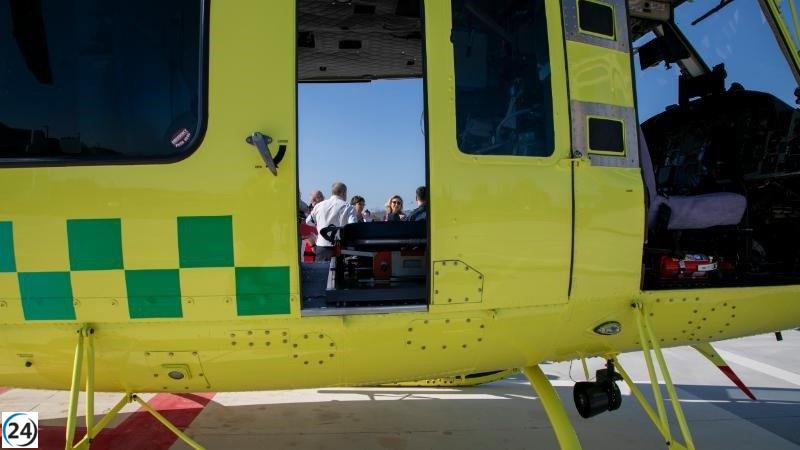 Helicóptero rescata a mujer atrapada en accidente en la N-232 y la lleva al San Pedro.