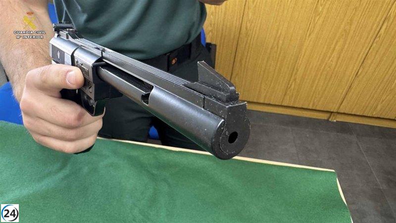 Detienen a un residente de Logroño por exhibir una pistola de aire comprimido en Nalda.
