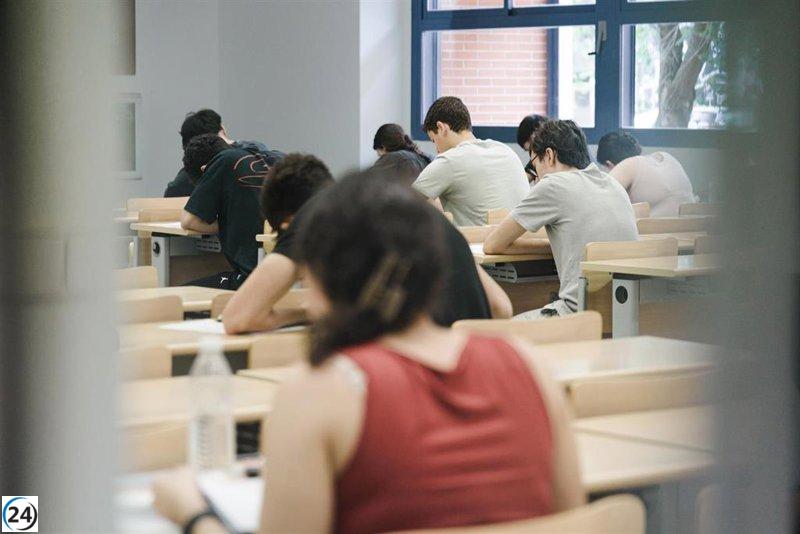 El Gobierno de La Rioja incrementa las becas universitarias de movilidad en 350.000, eliminando el límite de ingresos.