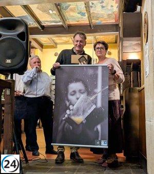 Eduardo San Vicente de La Rioja, ganador del Oro en el Concurso Internacional de Fotografías sobre Sidra en Gijón.