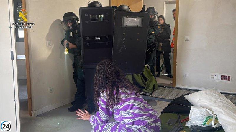 La Guardia Civil refuerza su entrenamiento en Logroño para mejorar la negociación en crisis.