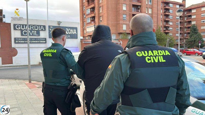 Capturan a un hombre de 35 años con 2 kilos de 'speed' escondidos en su auto durante un control.