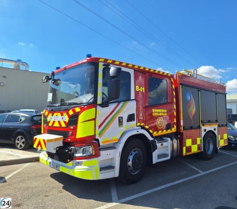 Incendio arrasa caravana desierta en Alesón, La Rioja.