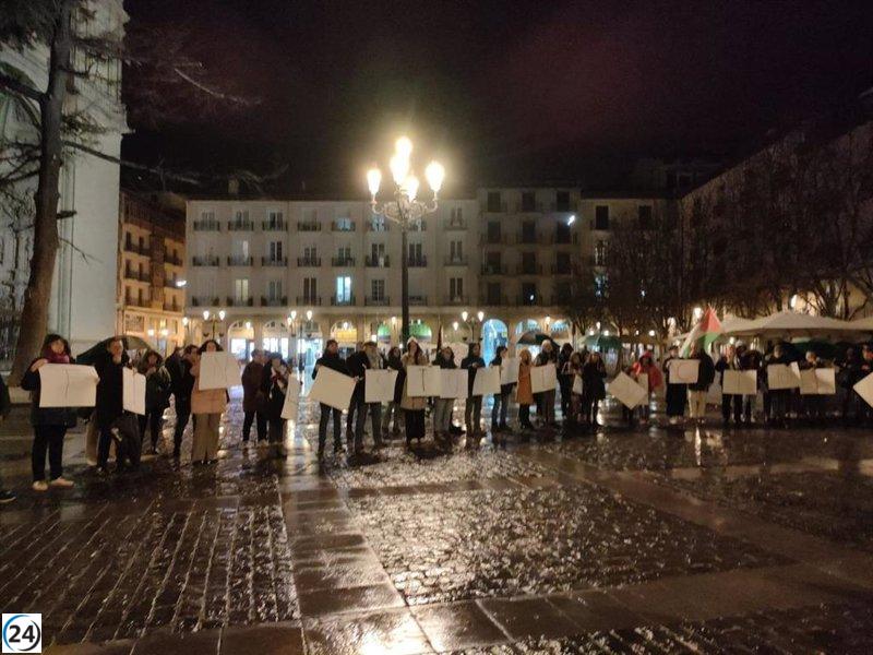 Protesta en Logroño exige empatía tras la expulsión de 37 ONGs de Gaza.