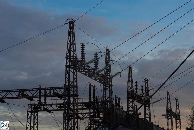 La bajada del precio de la luz supone un alivio para los hogares, reduciéndose en un 30% hasta los 52,54 euros/MWh.