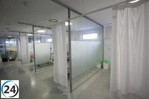 Motociclista trasladado al hospital tras sufrir una caída en Logroño.