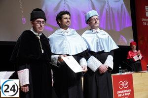 Sáinz-Villegas investido doctor Honoris Causa por la UR.