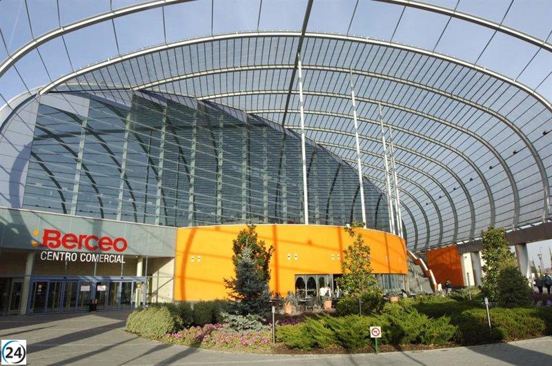 Arraiz elogia a la policía por frustrar un robo en el Centro Comercial Berceo y declara que 