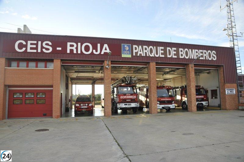 Bomberos del CEIS Rioja apagan fuego en contenedor de papel en Cenicero.