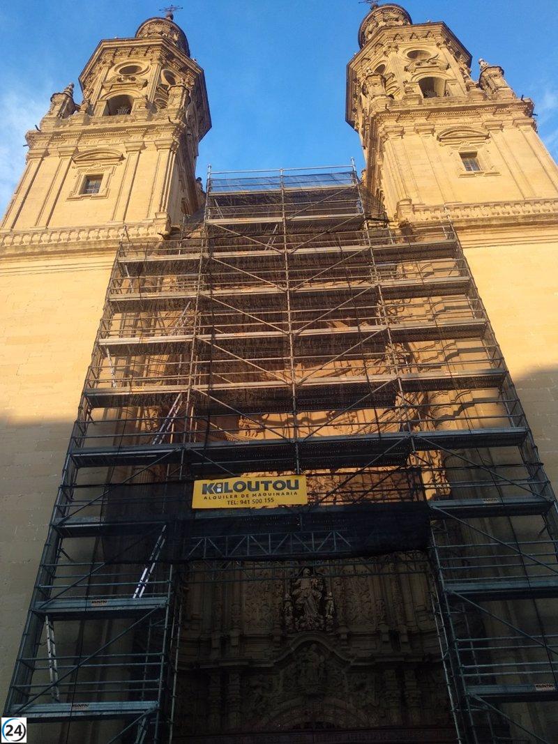 Concatedral de La Redonda se somete a obras de restauración en su fachada principal.