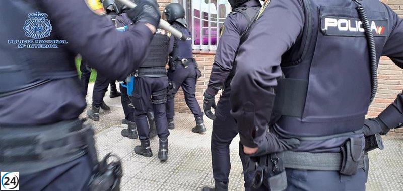 Operación policial en Varea: ocho detenidos por tráfico de heroína y cocaína.