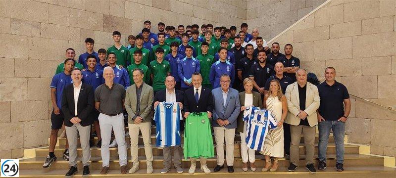 El alcalde da la bienvenida al torneo juvenil de fútbol 'Ciudad de Logroño' en su 50.º edición.