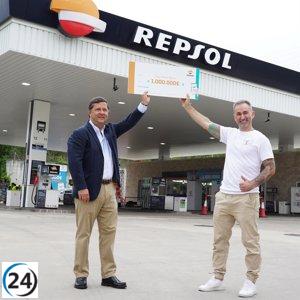 Ganador de sorteo de Repsol recibe 1 millón de € en estación de Nalda: 