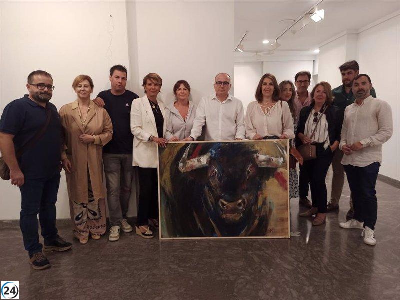 La pintora Ana Bayo triunfa en el Certamen Internacional de Pintura Taurina con su obra 'Ligerito'