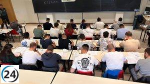 Expulsan a cuatro aspirantes de la Guardia Civil por llevar un teléfono móvil