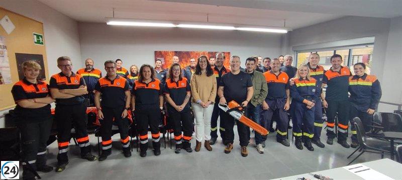 Protección Civil de Logroño se capacita en el uso de motosierras en situaciones de emergencia.