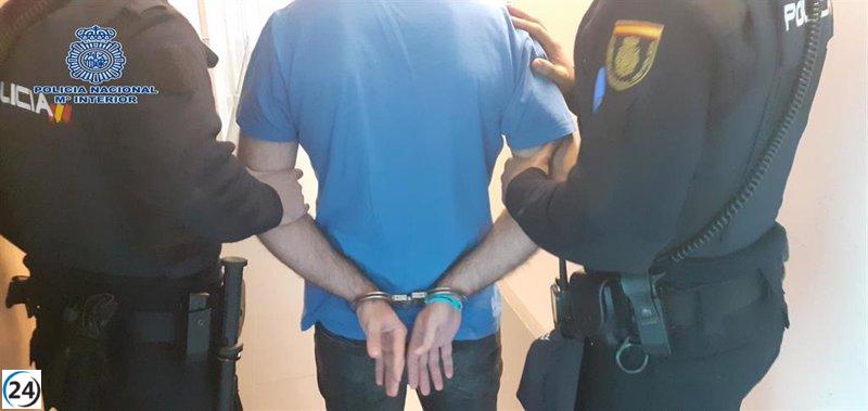 Individuo bajo custodia tras amenazar con homicidio a su doctor y asistente en un Centro de Salud.