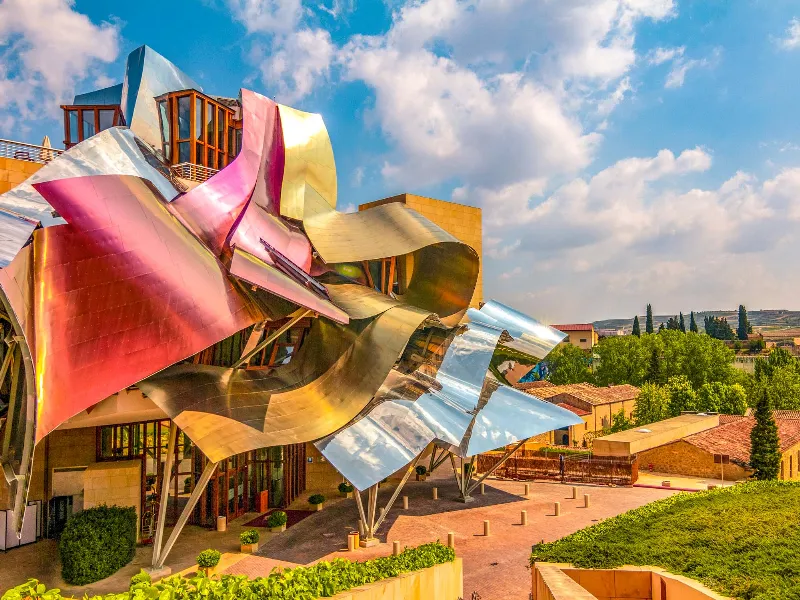 Disfruta del sabor de La Rioja en sus bodegas más emblemáticas